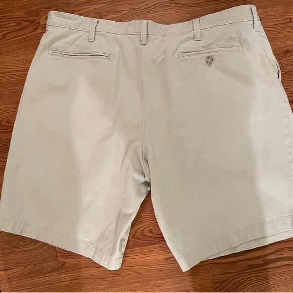 Dockers Shorts Men’s Size 40 Lot Of 2 Khaki Pleated Front - Picture 3 of 7